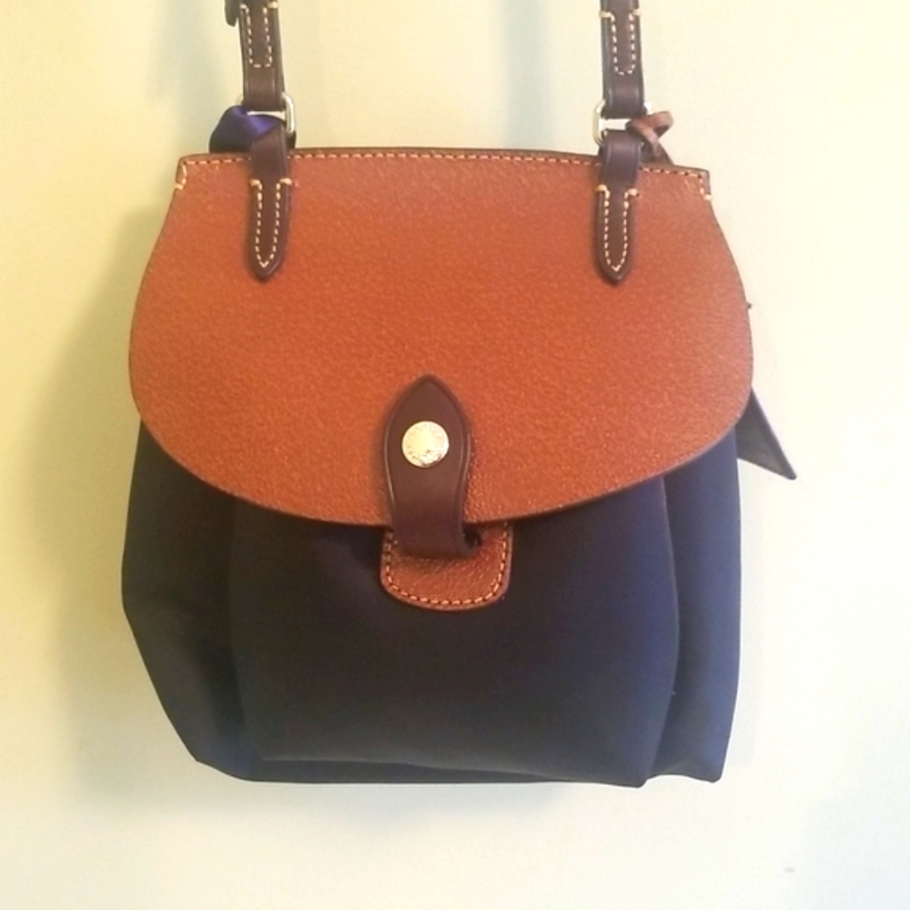 BNWT ~ Dooney & Bourke Crossbody Bag/Purse